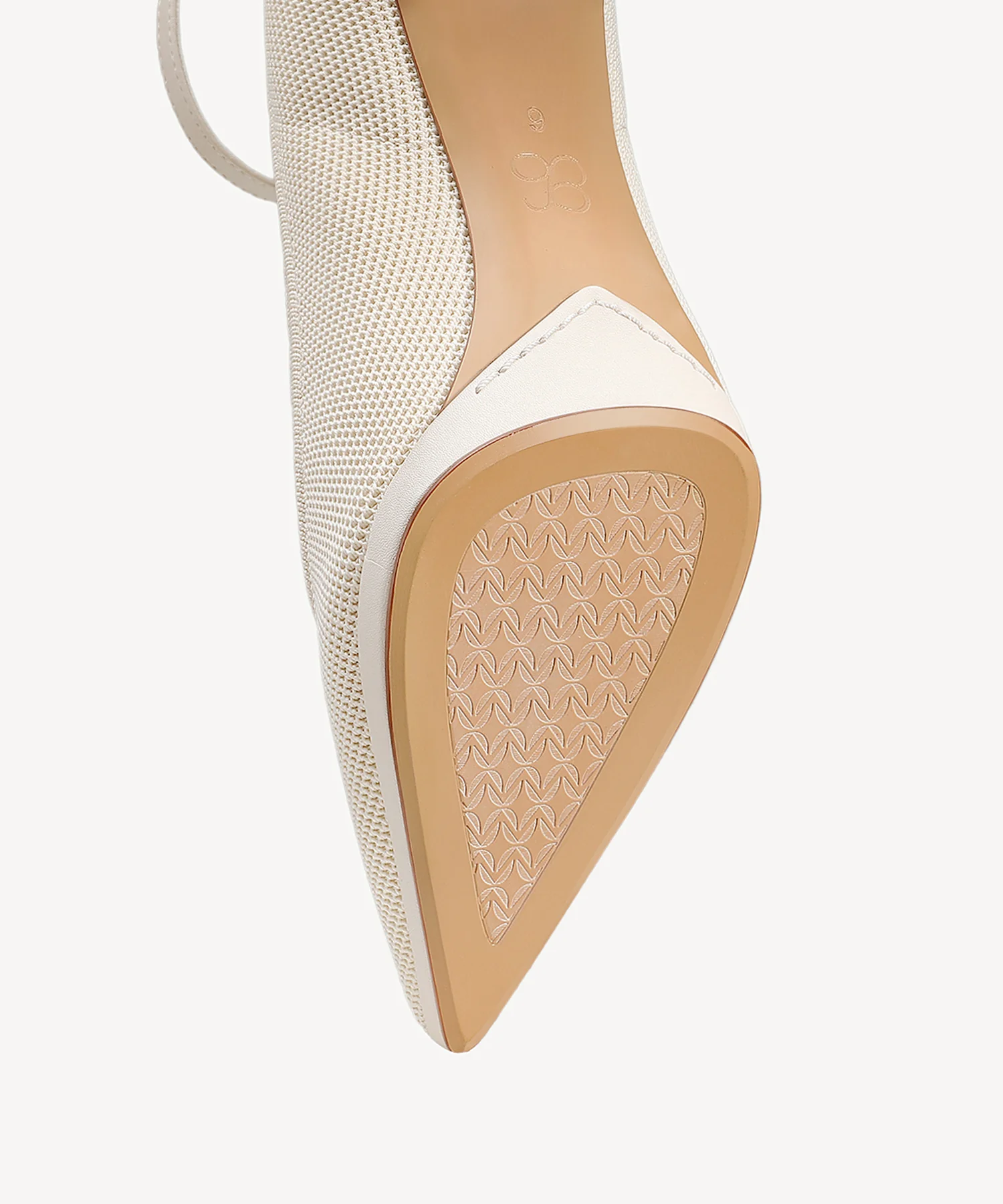 DeltaVista Pointed Toe Heeled Platform Pump - Image 30