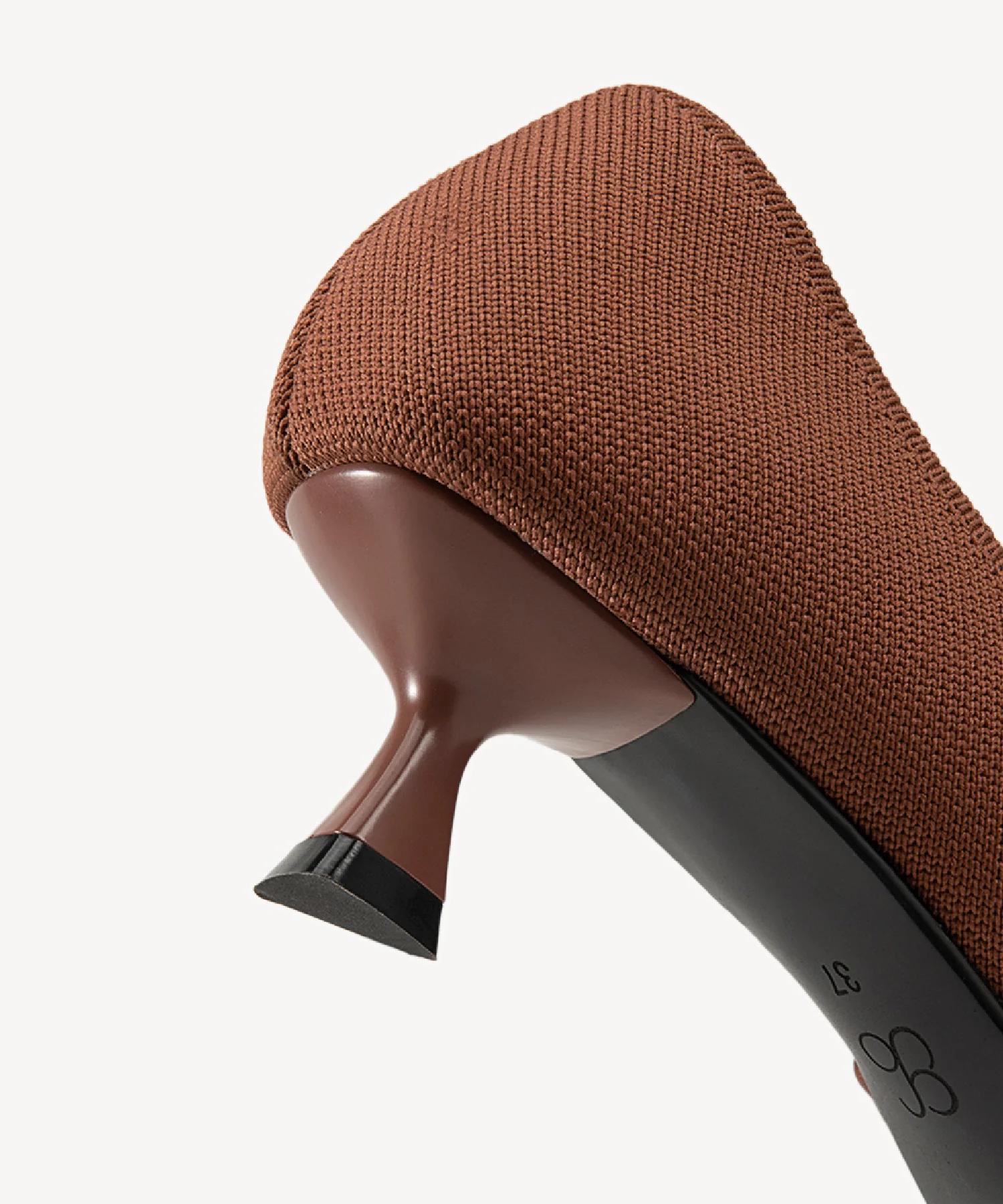 Kletta Pointed Toe Heeled Pump - Image 17