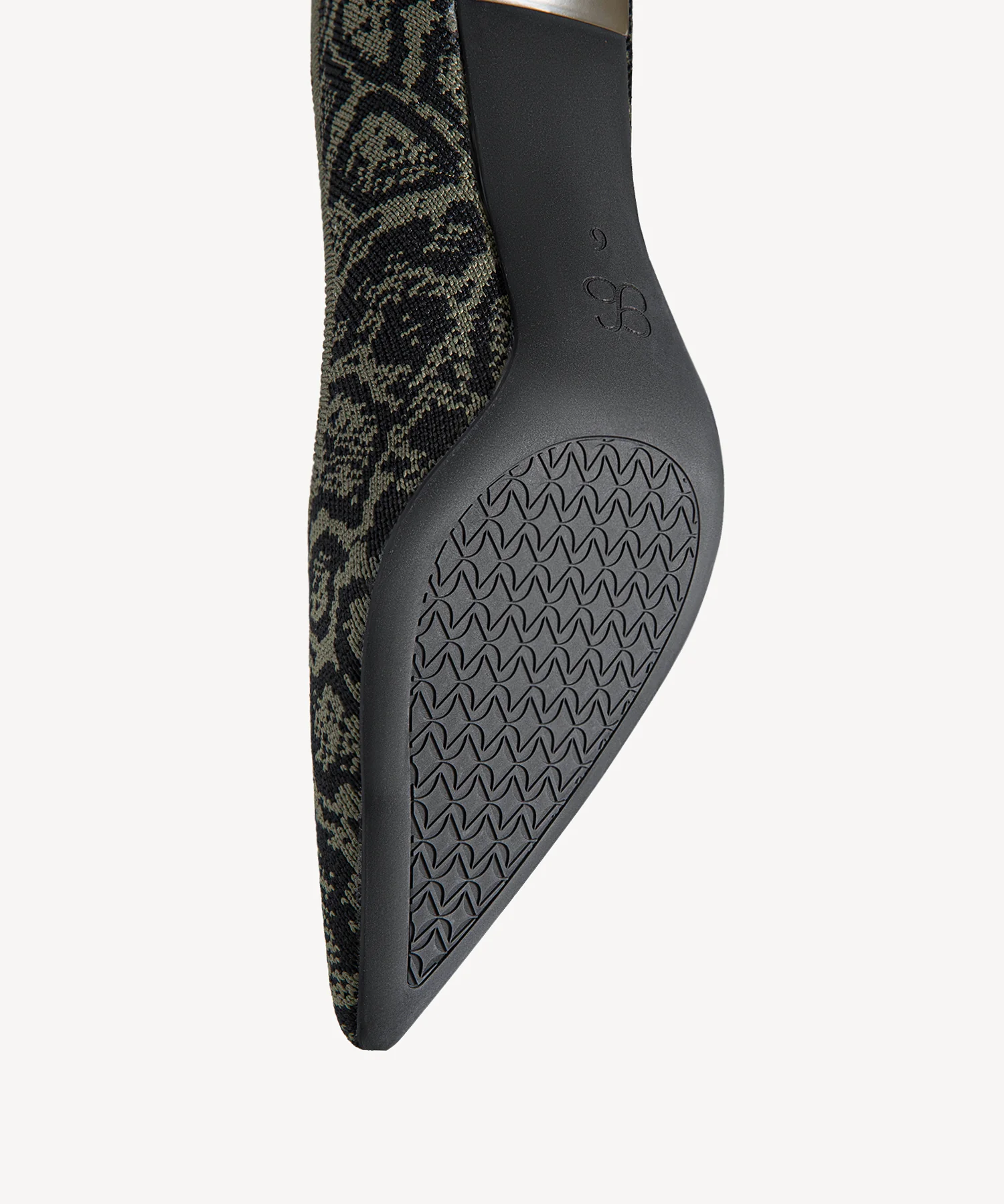 EternalPace Minimalist Stiletto Heeled Pump - Image 42