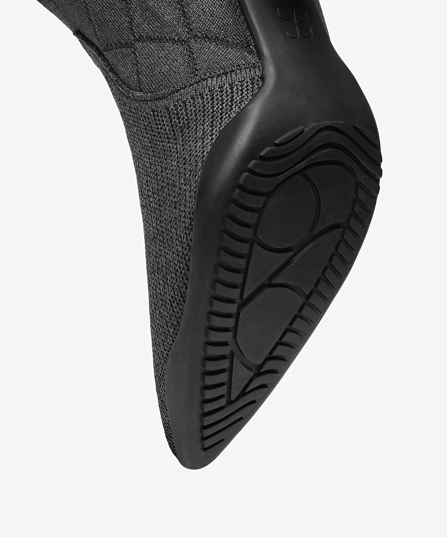 UrbanEase Pointed Toe Block Heel Ankle Boot - Image 6